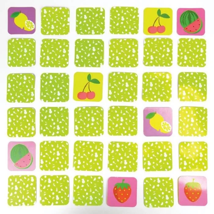 Jemini JEM3298060245593 Lote 18 Bolsas Sorpresa Peluche Fruta o Verdura +/- 10 cm, Pegatinas y Tarjetas de Memoria