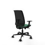 Silla de oficina Alares con mecanismo Sincro tapizada con Tela color Verde esmeralda y malla color Negro. Equipada con lumbar 1D, Brazos 1D y Ruedas 65mm nailon
