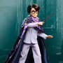 Mattel Harry Potter Hnd81 Muñeco Coleccionable Edición Centenario Warner Bros Harry Potter Pijama Rayas y Capa Invisibilidad 25cm