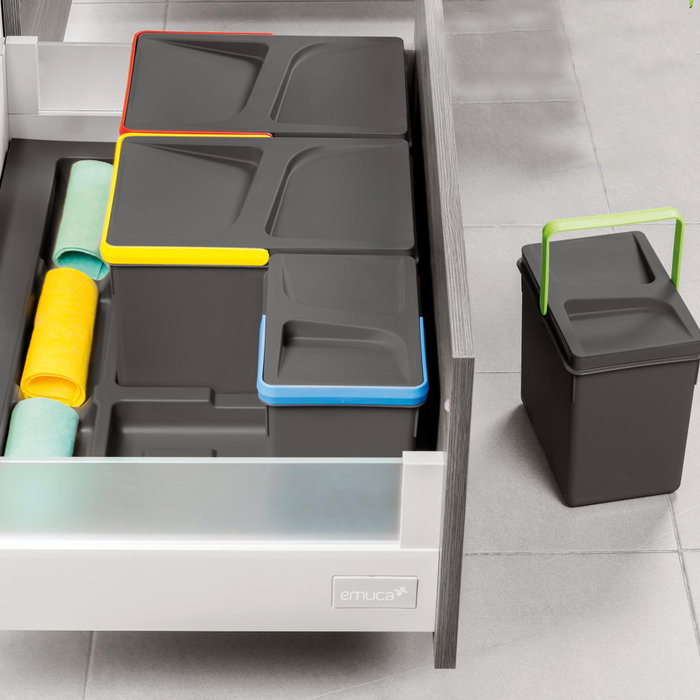 Emuca Kit de contenedores de reciclaje para cajón de cocina con base Recycle altura 216mm, 2x12litros, 2x6litros, módulo 900mm, Plástico gris antracita Emuca Kit de contenedores de reciclaje para cajón de cocina con base Recycle altura 216mm, 2x12litros, 2x6litros, módulo 900mm, Plástico gris antracita