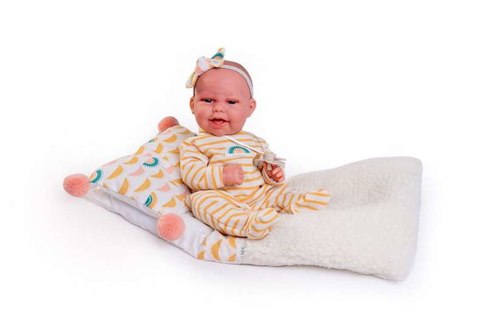Muñeca recién nacida baby clara con saquito de soles y borreguito 33 cm cuerpo duro