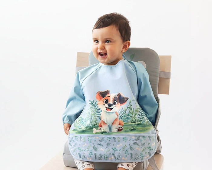 KioKids Babero Impermeable con Mangas y Bolsillo Recogemigas - Colección Lovely Friends - Azul - Bebé +4 Meses KioKids Babero Impermeable con Mangas y Bolsillo Recogemigas - Colección Lovely Friends - Azul - Bebé +4 Meses