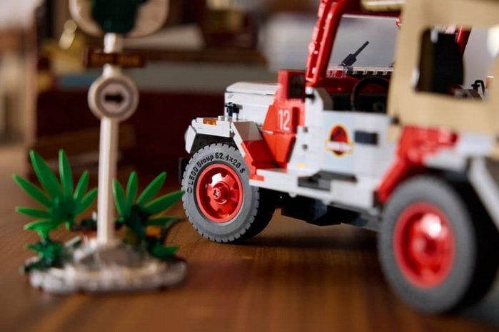 LEGO Jurassic World - Jurassic Park Jeep Wrangler