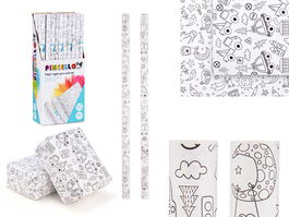 PINCELLO Papel Regalo 70 cm x 1.5 m Extraterrestres y Vehículos para Colorear (Set de 50)
