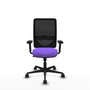 Silla de oficina Zulema con mecanismo Sincro tapizada con Tela color Lila y malla color Negro. Equipada con lumbar 1D, Brazos 2D y Ruedas 65mm nailon