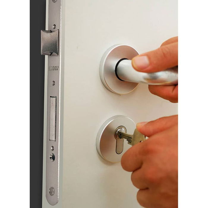 Micel Cerradura Embutir Cre05 Para Perfil Europeo, Entrada 50mm, Distancia Ejes 70mm, Acero Níquel Satinado, Picaporte Reversible, Para Puertas de Madera