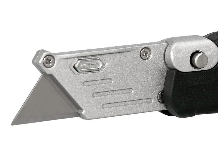 Q-connect XD-925 Cuter Metálico Ancho Plegable con Mango Antideslizante Cuchilla 19 mm Blister 1 Unidad