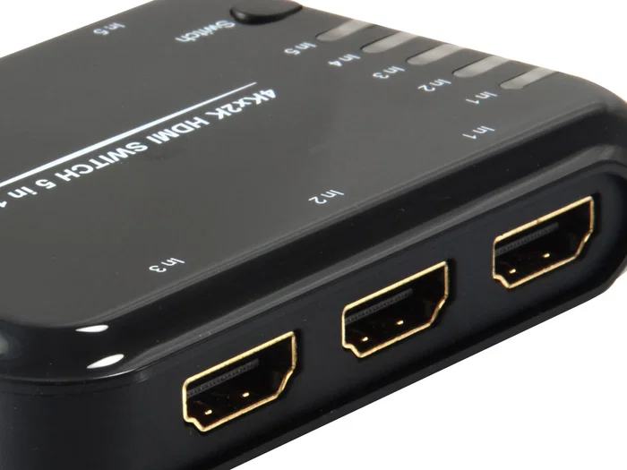Equip 332722 Conmutador/Interruptor HDMI 5 Entradas 1 Salida, HDMI v1.4a 4K con Audio 7.1 DTS-HD Dolby TrueHD, Negro, Incluye Mando a Distancia