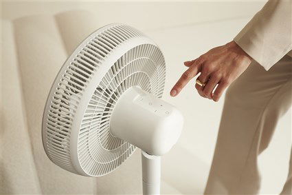 Duux DXCF60 Ventilador de Pie Silencioso Essence Blanco 7 Velocidades 15m Oscilación 90º Horizontal 50º Vertical Temporizador Modo Noche