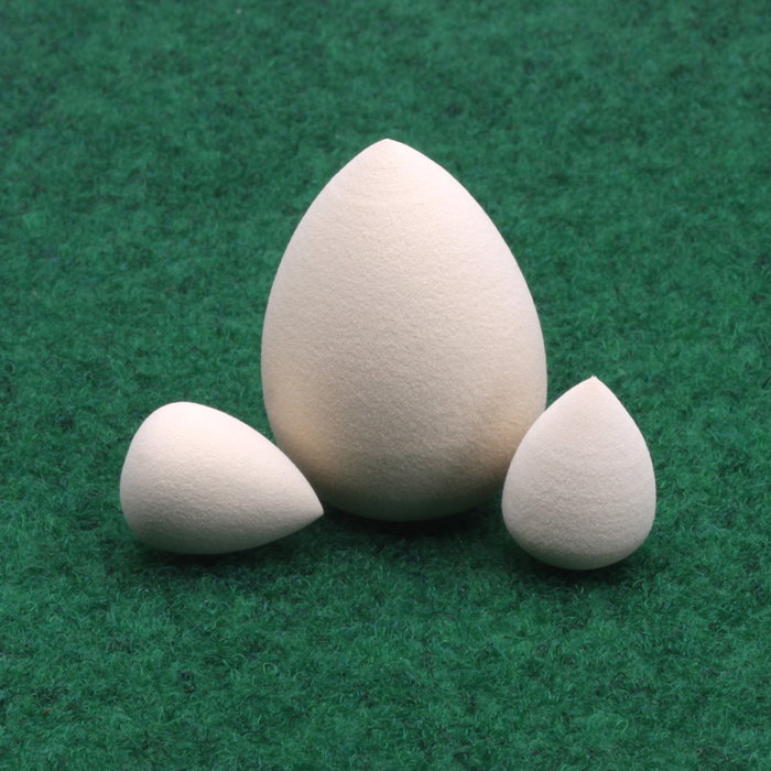 Cosmetic Club Juego de 3 Esponjas de Maquillaje Kawaii (1 Grande, 2 Mini) Colores Surtidos