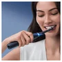 Oral-B iO Series 4 Dúo con funda, Negro y blanco