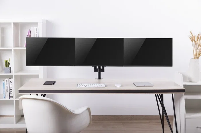 Gembird MA-DA3-01 Soporte para 3 Monitores Ajustable Negro