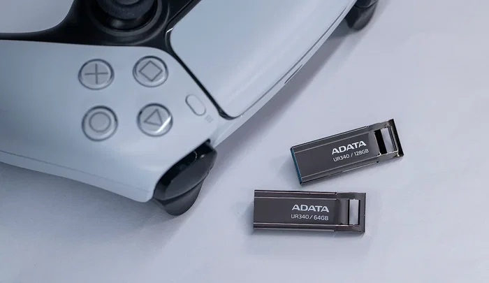 ADATA UR340 USB 64 GB USB Tipo-A 3.2 Gen 2, Velocidad de Lectura 100 MB/s, Negro Metal