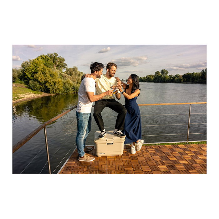 Coleman Pro 45QT Cooler Box Blanco