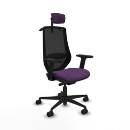 Silla de oficina Mardos con mecanismo Sincro/Traslack tapizada con Tela color Morado y malla color Negro. Equipada con lumbar 1D, Brazos 2D, Cabecero 2D y Ruedas 65mm nailon