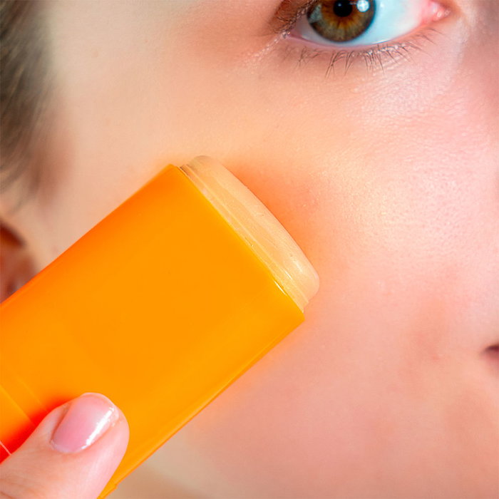 Babaria GLOW EFFECT Stick Solar Facial SPF50+ 20 ml - Protección Alta y Efecto Luminoso Babaria GLOW EFFECT Stick Solar Facial SPF50+ 20 ml - Protección Alta y Efecto Luminoso