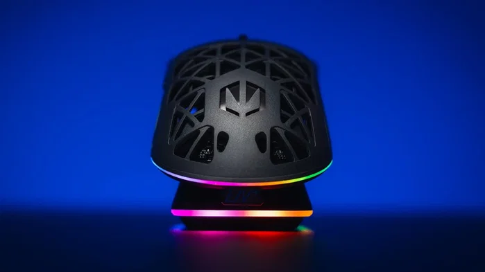 ENDORFY LIV Plus Wireless Ratón Gaming Ultraligero con Sensor PixArt PAW3395 26000DPI y Base de Carga
