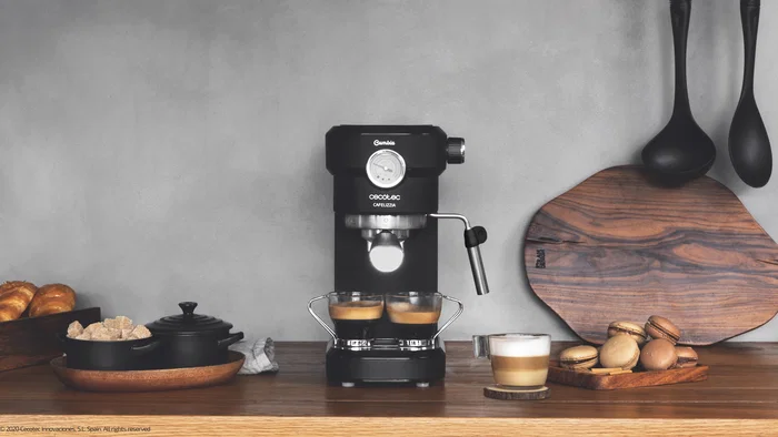 CECOTEC Cafelizzia 790 Pro Semi-automática Negro y Acero inoxidable