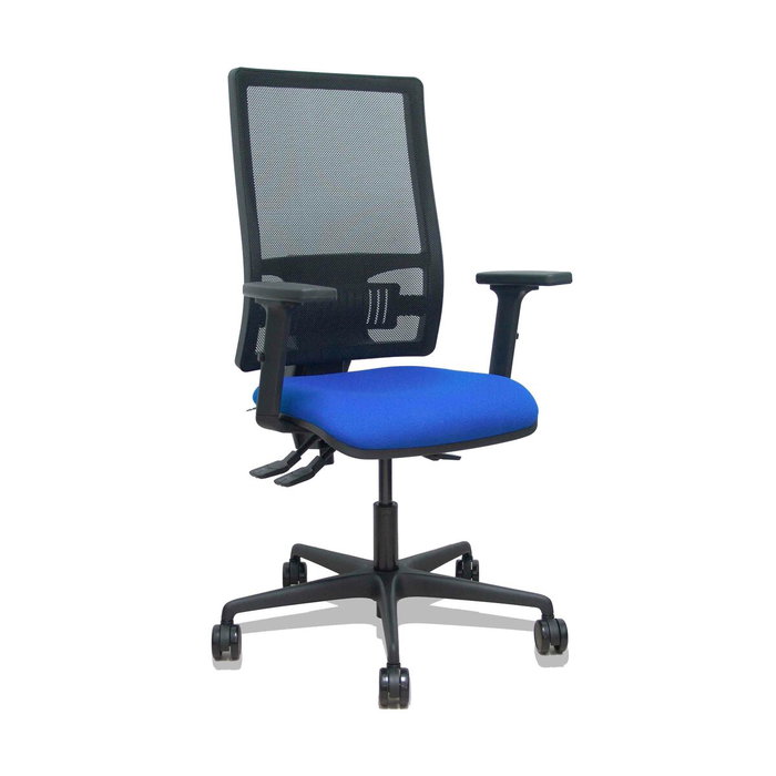 PIQUERAS Y CRESPO Silla Bormate con mecanismo Asincro, Respaldo de Malla Negro y Asiento Azul Bali, Brazos 2D