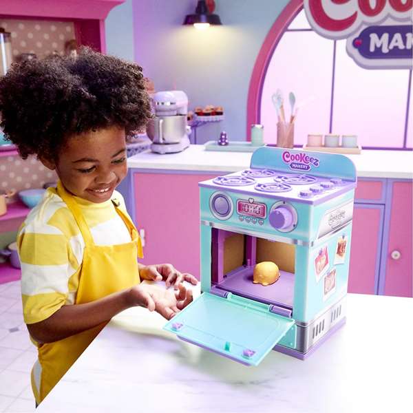 Cookeez Makery Horno Mágico Azul - Horno de Juguete para Hacer Galletas de Peluche, 29.8x21x18.5 cm, con Pilas, Edad 3+, Idioma Español y Portugués