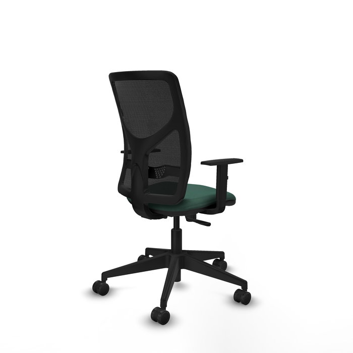 Silla de oficina Motilla con mecanismo Sincro tapizada con Tela color Verde botella y malla color negra. Equipada con lumbar 1D, Brazos 1D y Ruedas 65mm nailon