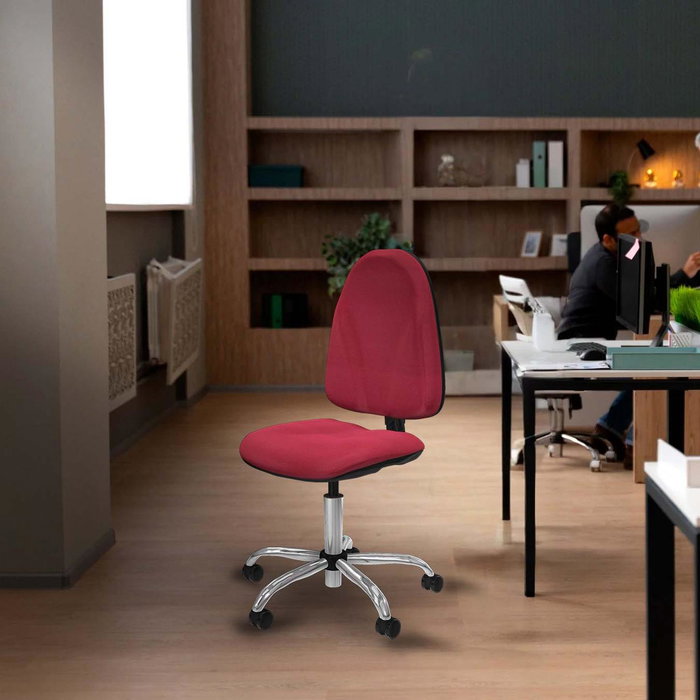 Silla de oficina Algarra con mecanismo Contacto permanente básico tapizada con Tela color Turquesa. Equipada con Base cromada, Sin brazos y Ruedas de parqué