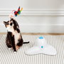 The Concept Factory Juego Interactivo Mariposa Voladora Para Gatos Mon Chat Mon Ch - Con 2 Mariposas y Botón On/Off, 20x18.5x30 cm