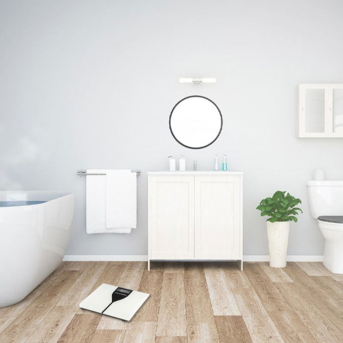 BLAUPUNKT Báscula de Baño Digital con Indicador de Temperatura y Superficie de Cristal Extraplano