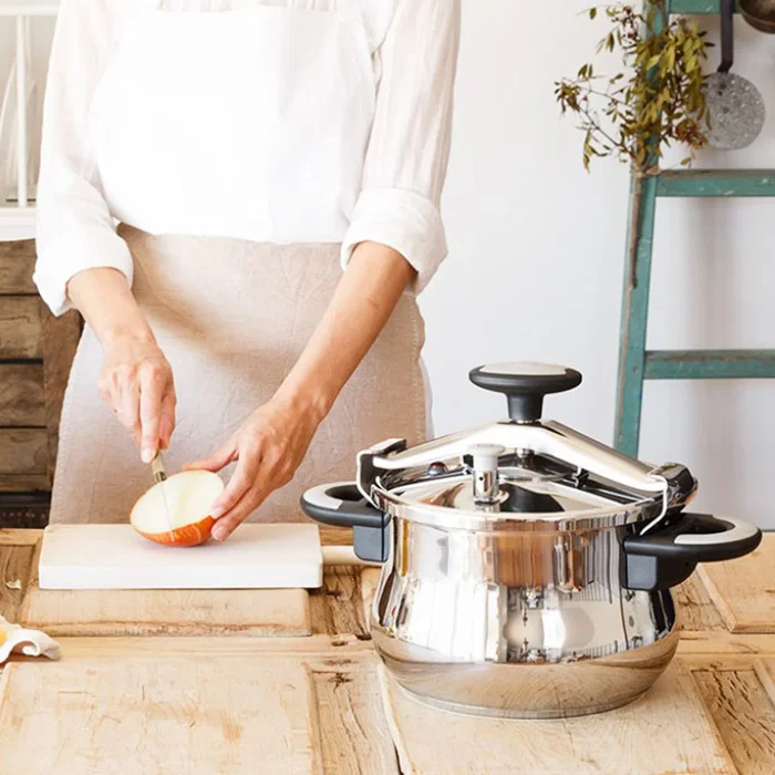 BRA Olla a Presión New Star A185501, Acero Inoxidable 18/10, 4.5 Litros Ø22cm, Aptas para Inducción y Gas, Cuerpo Lavavajillas