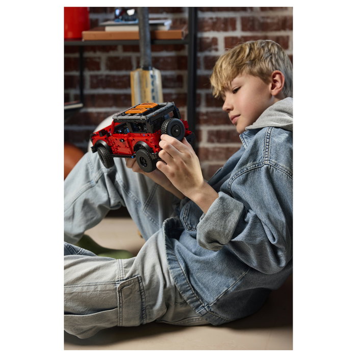 LEGO Technic Ford Bronco Offroader 42213