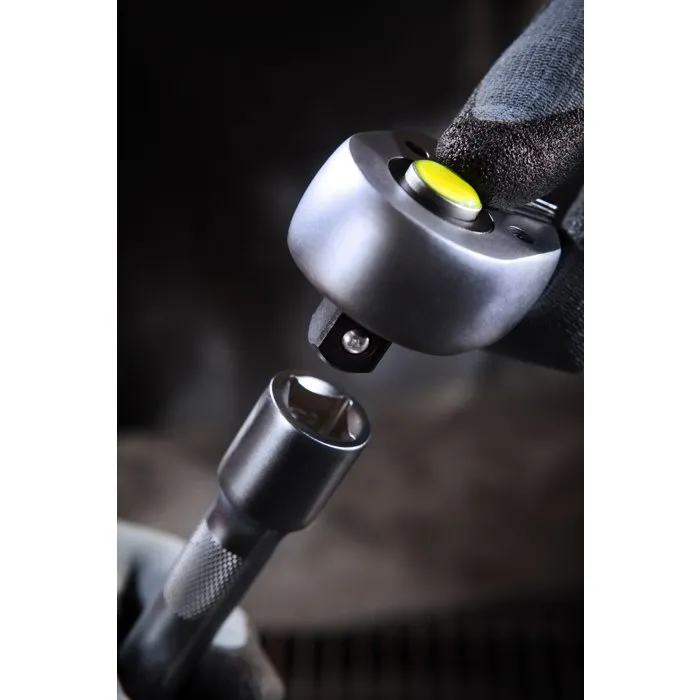 MEISTER Caja de herramientas de 121 piezas - Alicates, destornilladores, llaves, sierra y accesorios en maletín de aluminio