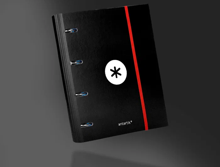 Antartik Carpeta con recambio A4 cuadro 5mm forrada 4 anillas 40mm redondas con solapa color negro Antartik Carpeta con recambio A4 cuadro 5mm forrada 4 anillas 40mm redondas con solapa color negro