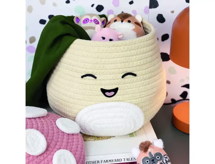 Wondee Caja de Almacenamiento Tejida Squishmallows Malcolm the Mushroom para Organizar Colección - 21.8 cm de Altura Wondee Caja de Almacenamiento Tejida Squishmallows Malcolm the Mushroom para Organizar Colección - 21.8 cm de Altura