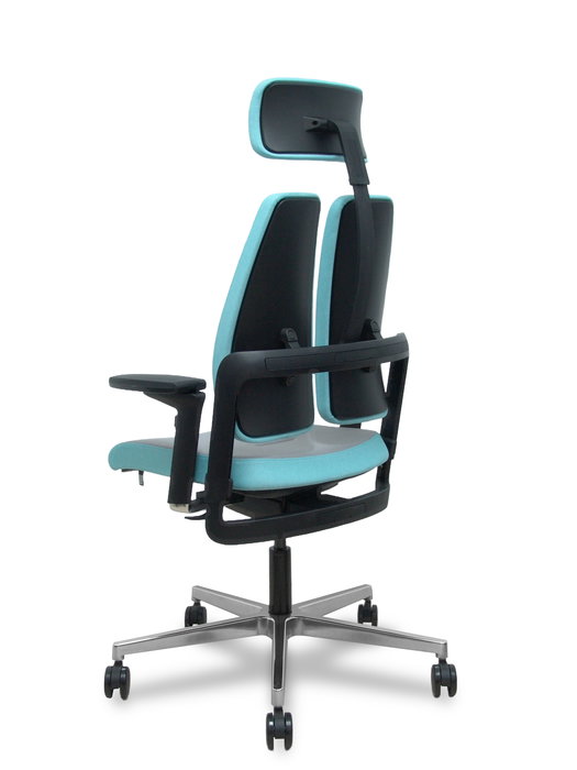 Silla de oficina Xilium con mecanismo Sincro/Traslack tapizada con Tela color Gris. Equipada con Base aluminio, Brazos 4D, Cabecero 2D y Ruedas 65mm autofrenantes