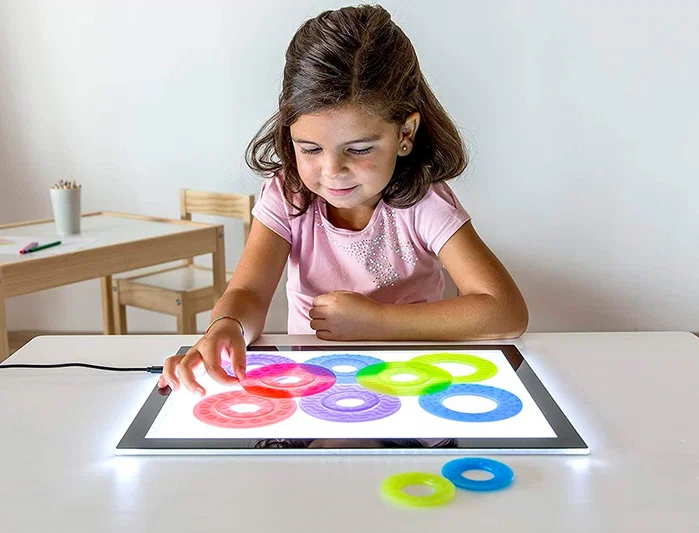 Miniland Juego de 16 Aros Translúcidos y 12 Tarjetas de Actividades para Lógica Matemática y Mesa de Luz Miniland Juego de 16 Aros Translúcidos y 12 Tarjetas de Actividades para Lógica Matemática y Mesa de Luz