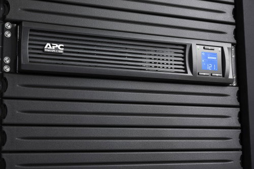 APC SMC1000I-2UC Sistema de Alimentación Ininterrumpida (UPS) Línea Interactiva 1 kVA 600 W 4 Salidas AC
