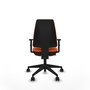 Silla de oficina Elche con mecanismo Contacto permanente básico tapizada con Tela color Naranja. Equipada con Base piramidal negra, Brazos 1D y Ruedas 65mm nailon