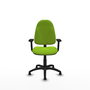 Silla de oficina Algarra con mecanismo Contacto permanente básico tapizada con Similpiel color Pistacho. Equipada con Base poliamida negra, Brazos 2Dy Topes