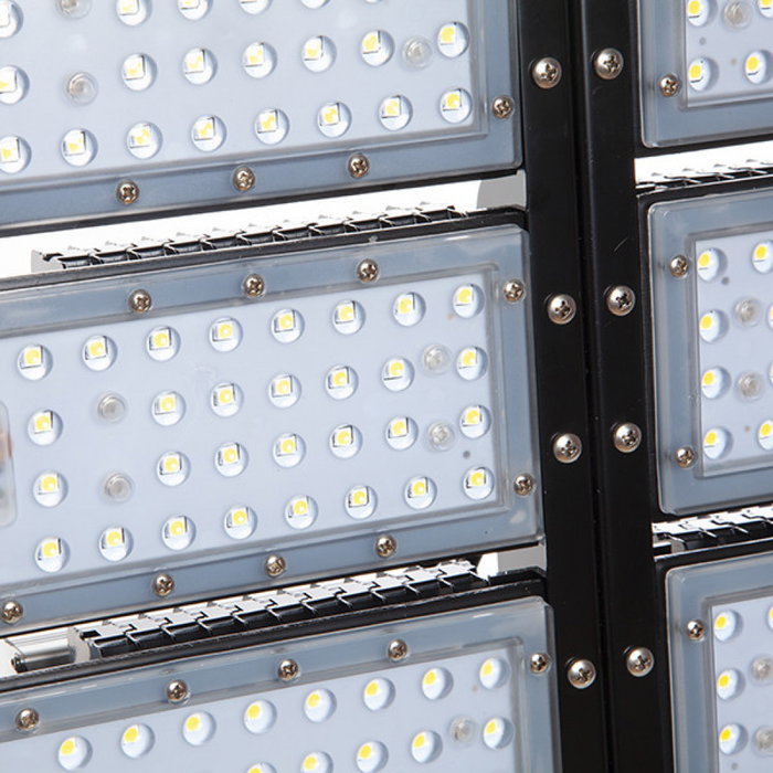 Proyector LED SMD3030 500W 65.000 Lúmenes 6000ºK IP65 100.000 Horas Proyector LED SMD3030 500W 65.000 Lúmenes 6000ºK IP65 100.000 Horas