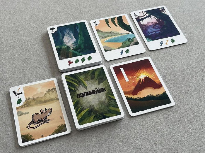 Tranjis Games - Juego de Cartas de Mesa Extinción - Dinosaurios, 2-6 Jugadores, +8 Años, 15 Min, 108 Cartas Ilustradas