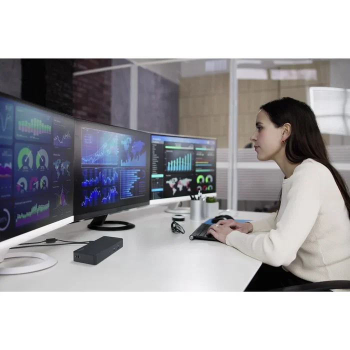 Kensington K32803EU SD4843P Replicador de Puertos USB-C/Alámbrico 10-en-1 con USB4, Carga 100W, Triple Salida de Vídeo 4K/8K (HDMI, DisplayPort), Ethernet, Negro Kensington K32803EU SD4843P Replicador de Puertos USB-C/Alámbrico 10-en-1 con USB4, Carga 100W, Triple Salida de Vídeo 4K/8K (HDMI, DisplayPort), Ethernet, Negro