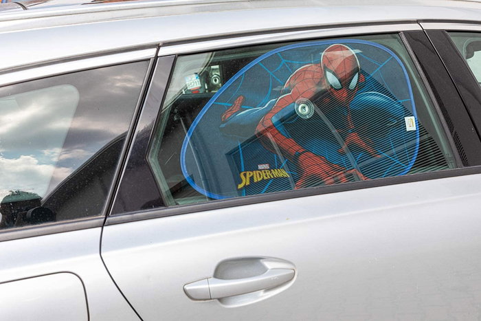 Marvel Hombre Araña Cortinas Laterales Trapecio para Coche 65x38 cm 2 Piezas CZ10251 Protección UV Con Ventosa