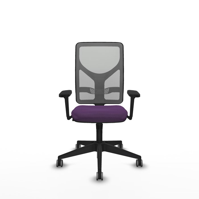 Silla de oficina Motilla con mecanismo Sincro tapizada con Tela color Morado y malla color Gris. Equipada con lumbar 1D, Brazos 3D y Ruedas 65 mm parqué