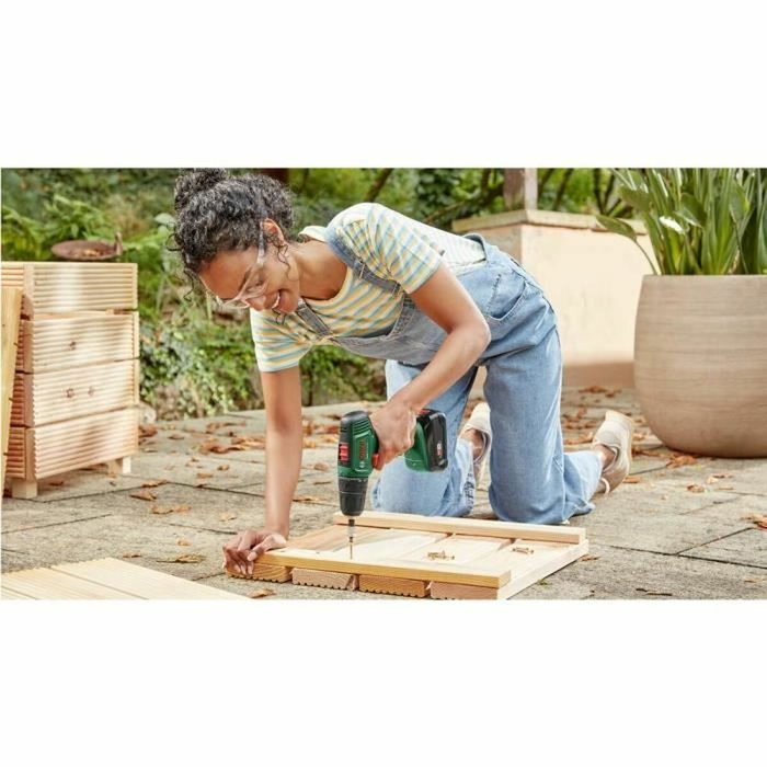 Bosch EasyDrill 18V-40 con batería de 2.0 Ah y cargador