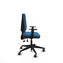 Silla de oficina Elche con mecanismo Asincro tapizada con Similpiel color Azul claro. Equipada con Base piramidal negra, Brazos 1D y Ruedas 65 mm parqué