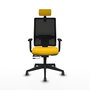 Silla de oficina Horna con mecanismo Sincro/Traslack tapizada con Tela color Amarillo y malla color Negro. Equipada con lumbar 1D, Brazos 1D, Cabecero 2D y Ruedas 65 mm parqué
