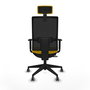 Silla de oficina Horna con mecanismo Sincro/Traslack tapizada con Tela color Amarillo y malla color Negro. Equipada con lumbar 1D, Brazos 1D, Cabecero 2D y Ruedas 65 mm parqué