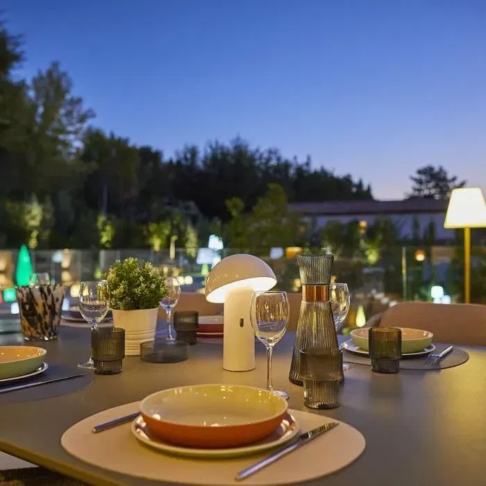 Lumisky Lámpara de mesa inalámbrica LUM3760093546508 TOD WHITE Al. 28 cm LED blanco cálido Cabezal regulable