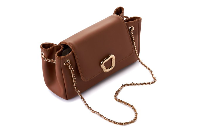 Vince Camuto Siena v2 Bolso de Hombro Color Tan en Cuero de Polivinilo Elegante y Versátil