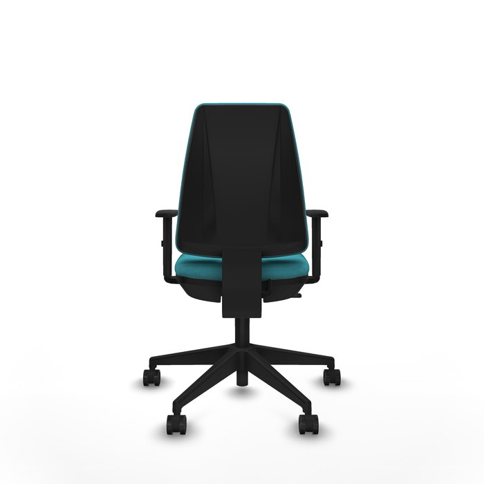 Silla de oficina Elche con mecanismo Contacto permanente básico tapizada con Tela color Turquesa. Equipada con Base piramidal negra, Brazos 1D y Ruedas 65mm nailon